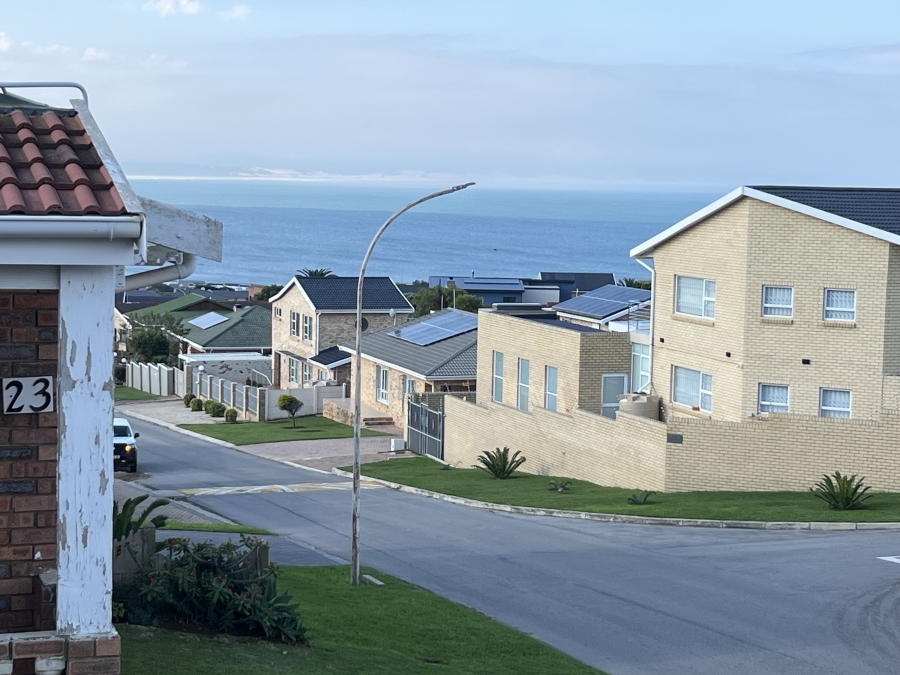 4 Bedroom Property for Sale in Wavecrest Eastern Cape